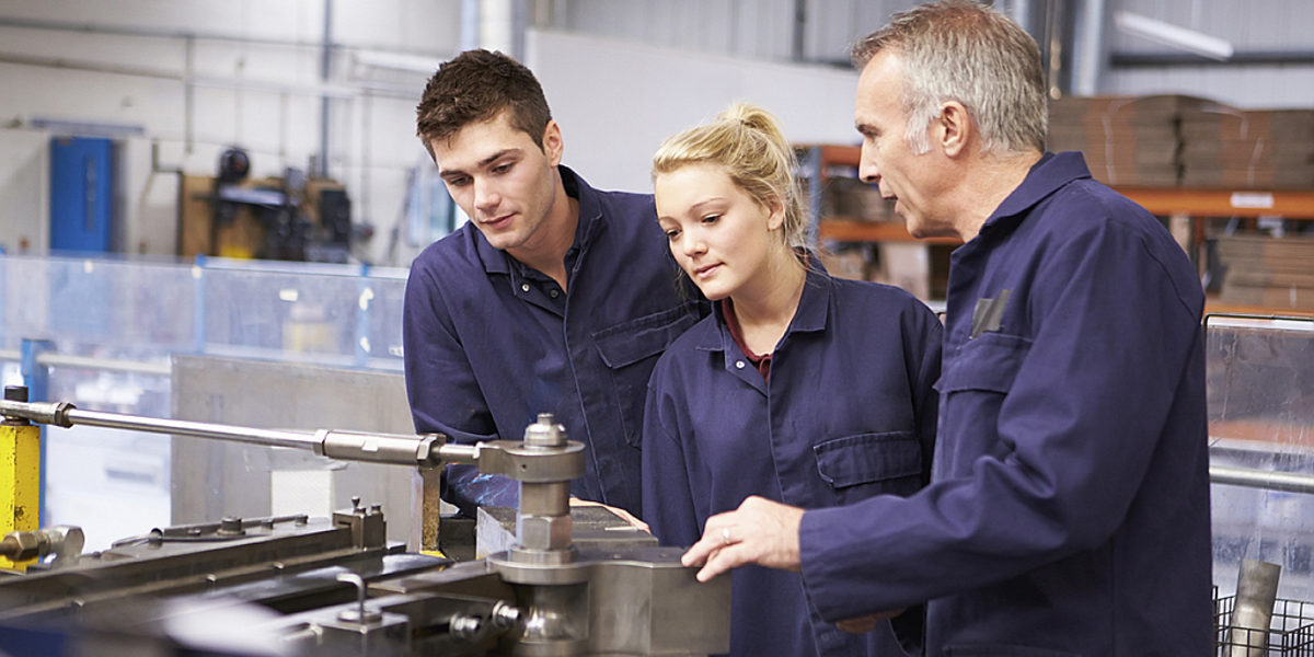 Werkstatt, Rohrbiegemaschine, Auszubildende, Lernen, Unterrichten, Ausbildung, Arbeiten