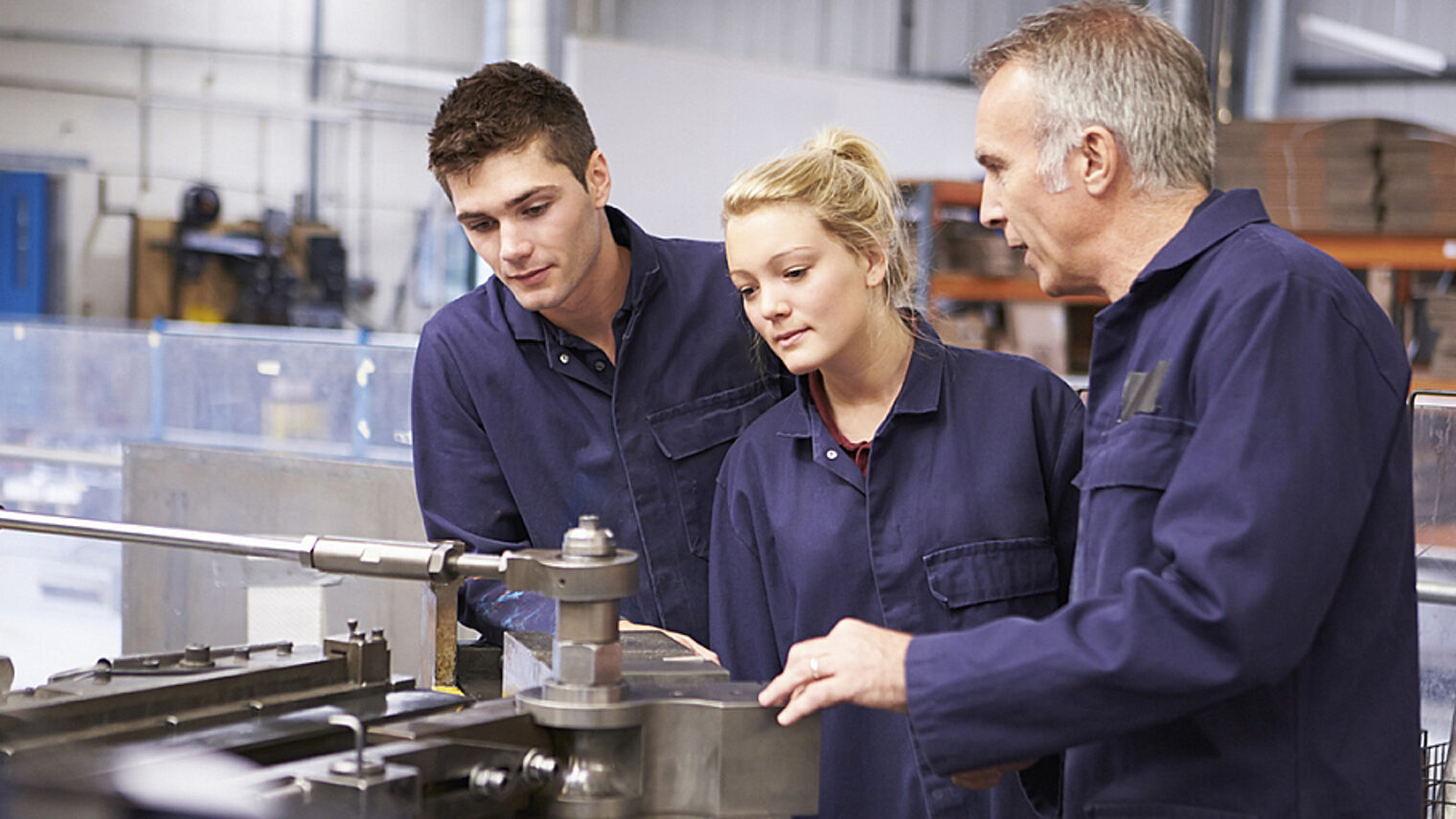 Werkstatt, Rohrbiegemaschine, Auszubildende, Lernen, Unterrichten, Ausbildung, Arbeiten