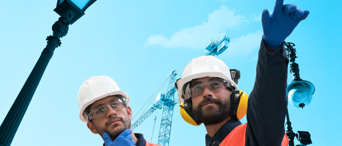 Handwerker auf einer Baustelle in Berlin.