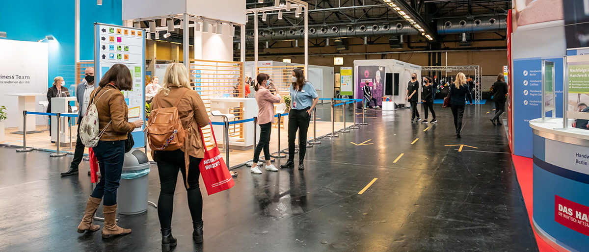 Messe deGUT mit Stand der Handwerkskammer Berlin.