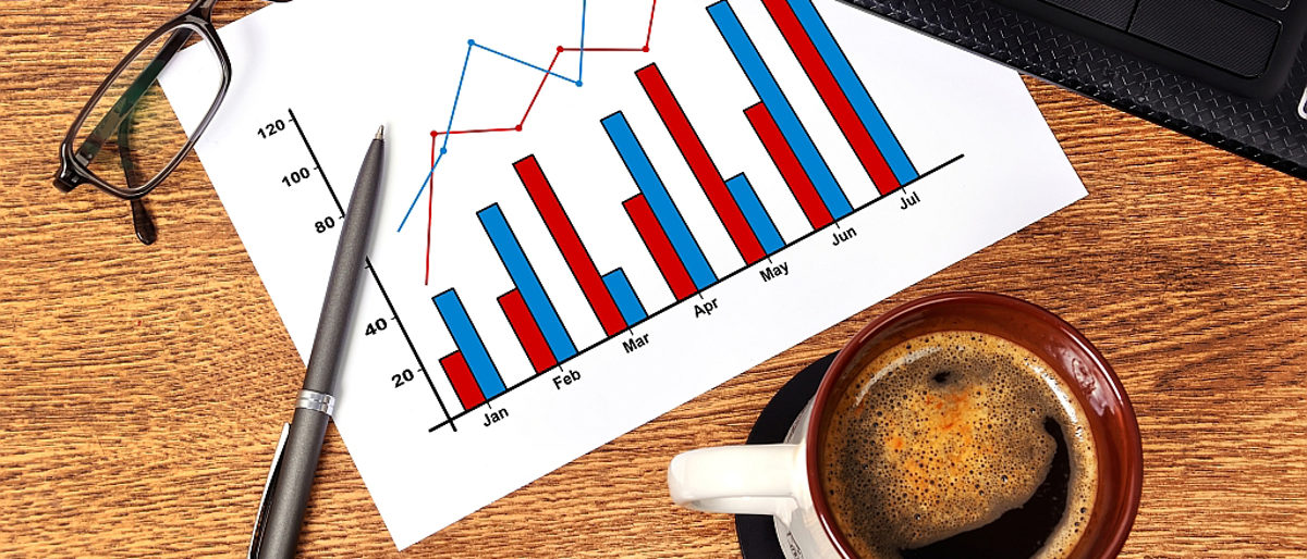 Geschäftsentwicklung, Konzept, Idee, Laptop, Buchhaltung, Betrieb, Büro, Statistik, Erfolg, Arbeitsplatz, Marketing, Planung, Analyse