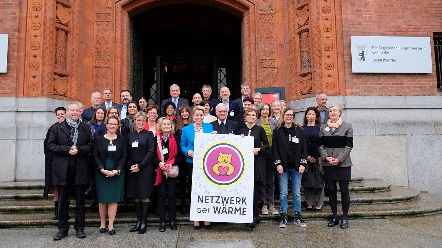 Pressekonferenz Charta der Wärme 4. November 2022Gruppenfoto der Unterzeichner