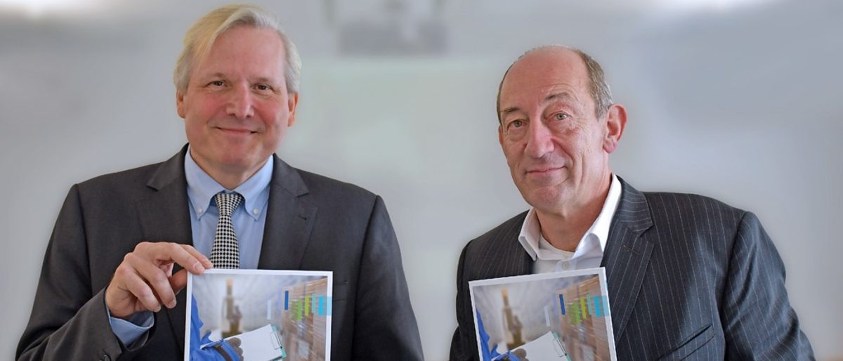 v.l.n.r.: Jürgen Wittke, Hauptgeschäftsführer Handwerkskammer Berlin und Jan Eder, Hauptgeschäftsführer IHK Berlin Gemeinsame Konjunktur-Pressekonferenz Handwerkskammer Berlin und IHK Berlin 9.11.2022