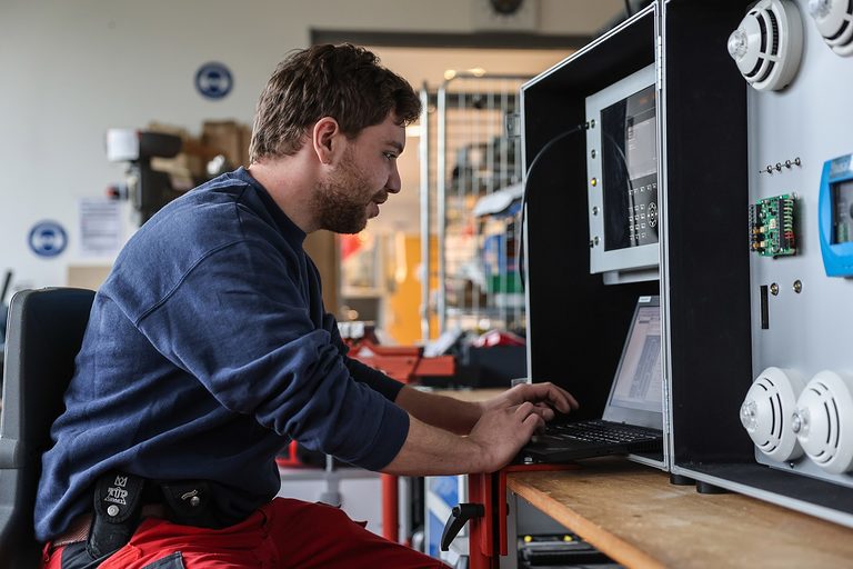 Azubi, Ausbildung, Elektroniker, Willkommen im Handwerk