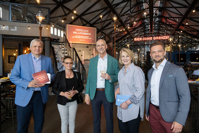 Meisterfeier 2023, Meisterinnen, Meister, Glückwunsch, Ehrung, Meisterbrief, Handwerkskammer Berlin, Jahrgang 2022, BrewDog 