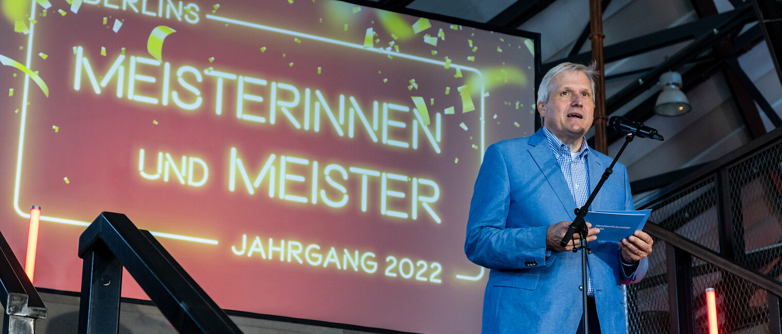 Meisterfeier 2023, Meisterinnen, Meister, Gl&uuml;ckwunsch, Ehrung, Meisterbrief, Handwerkskammer Berlin, Jahrgang 2022, BrewDog 