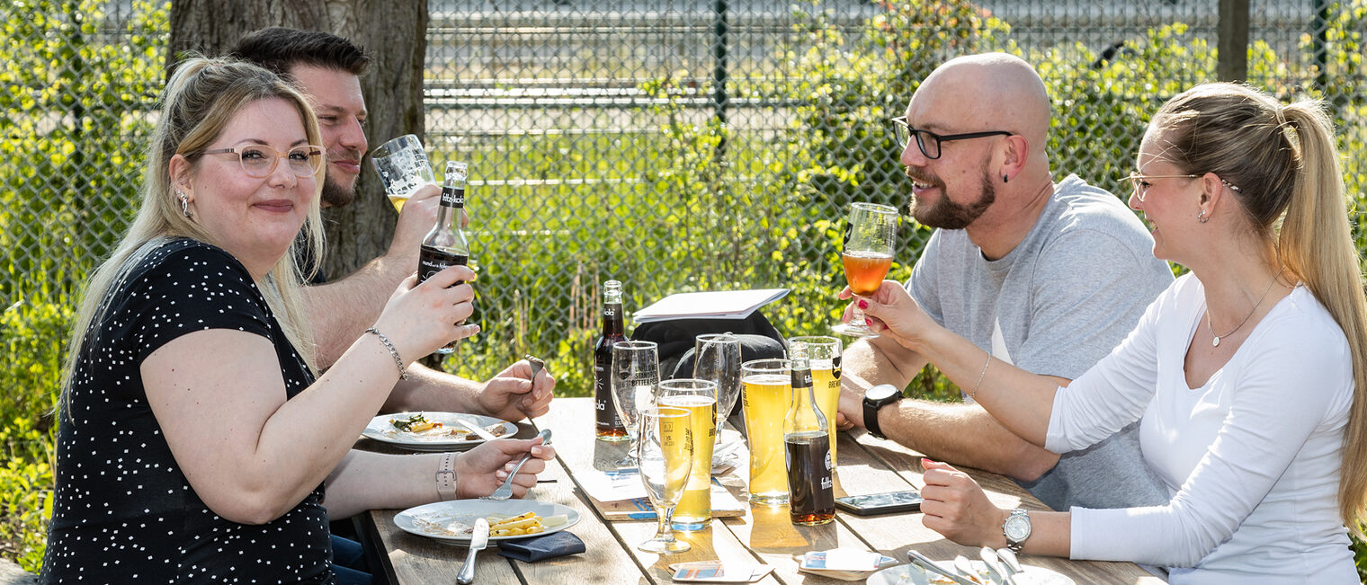 Meisterfeier 2023, Meisterinnen, Meister, Gl&uuml;ckwunsch, Ehrung, Meisterbrief, Handwerkskammer Berlin, Jahrgang 2022, BrewDog 
