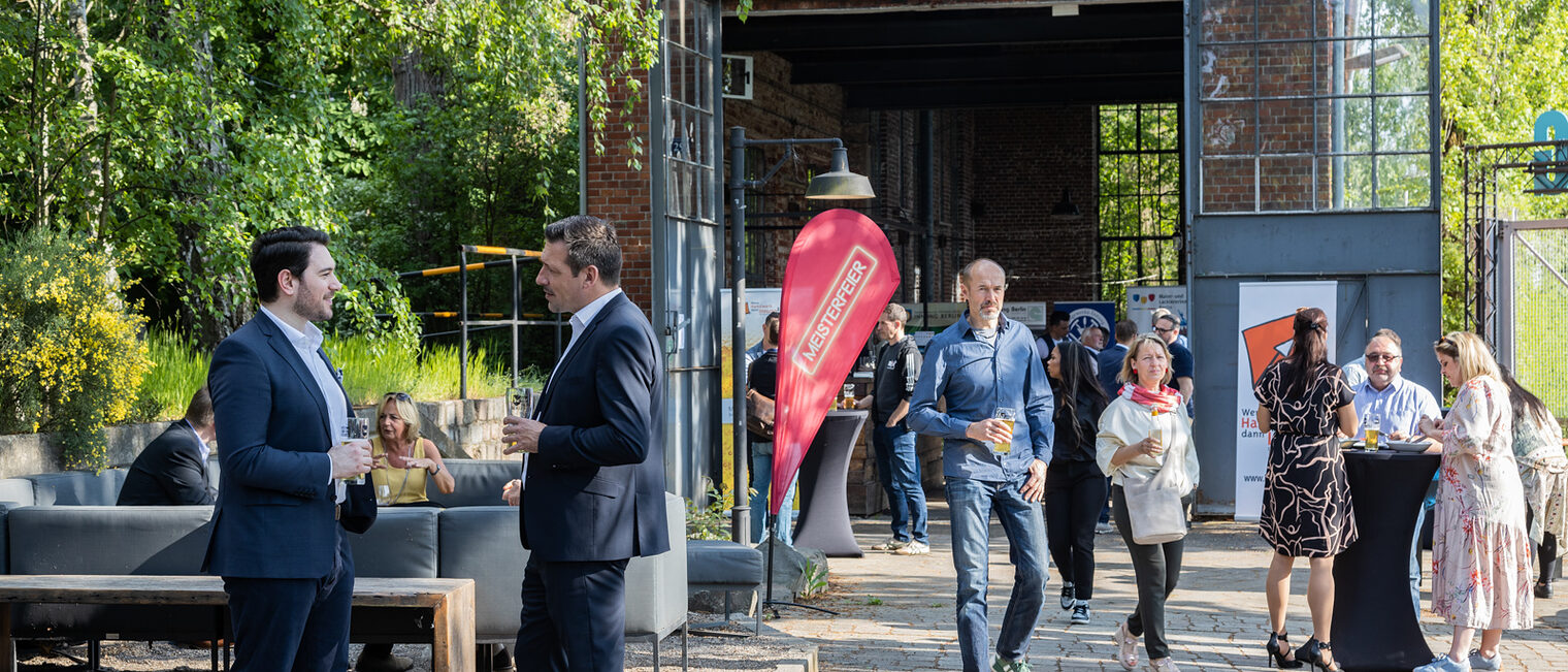 Meisterfeier 2023, Meisterinnen, Meister, Gl&uuml;ckwunsch, Ehrung, Meisterbrief, Handwerkskammer Berlin, Jahrgang 2022, BrewDog 