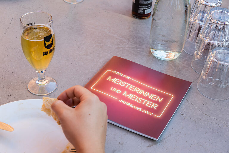 Meisterfeier 2023, Meisterinnen, Meister, Glückwunsch, Ehrung, Meisterbrief, Handwerkskammer Berlin, Jahrgang 2022, BrewDog 
