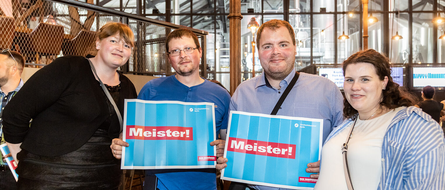 Meisterfeier 2023, Meisterinnen, Meister, Gl&uuml;ckwunsch, Ehrung, Meisterbrief, Handwerkskammer Berlin, Jahrgang 2022, BrewDog 