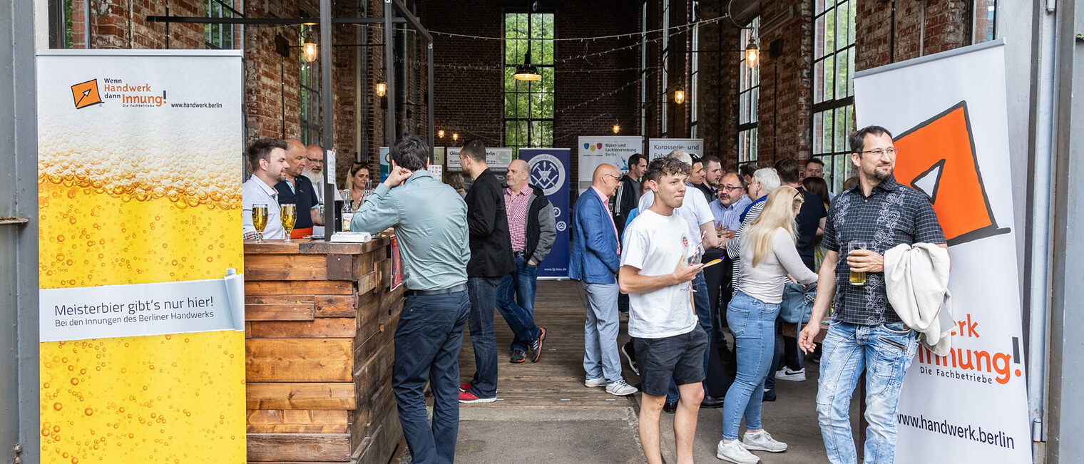 Meisterfeier 2023, Meisterinnen, Meister, Gl&uuml;ckwunsch, Ehrung, Meisterbrief, Handwerkskammer Berlin, Jahrgang 2022, BrewDog 