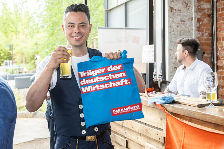 Meisterfeier 2023, Meisterinnen, Meister, Glückwunsch, Ehrung, Meisterbrief, Handwerkskammer Berlin, Jahrgang 2022, BrewDog 