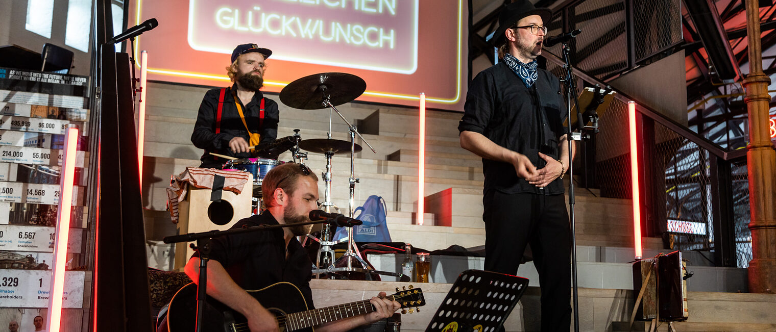 Meisterfeier 2023, Meisterinnen, Meister, Gl&uuml;ckwunsch, Ehrung, Meisterbrief, Handwerkskammer Berlin, Jahrgang 2022, BrewDog 