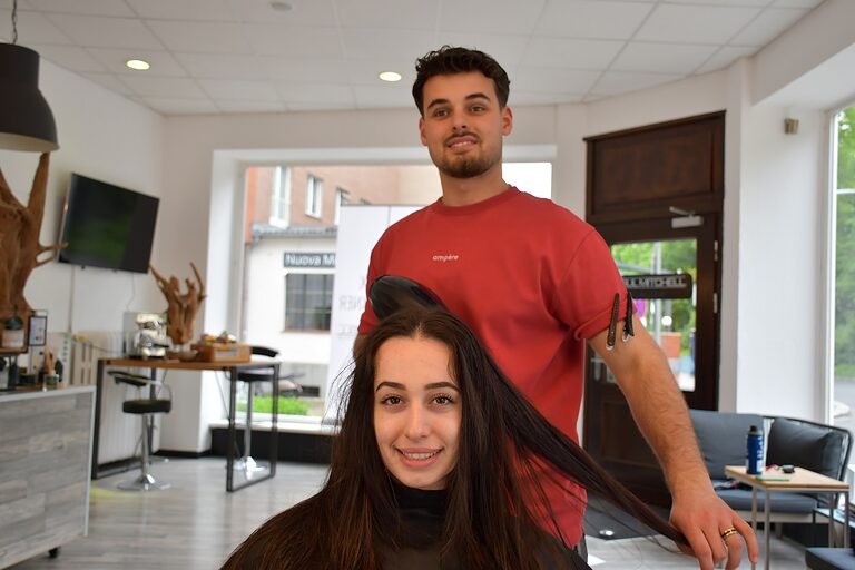 Friseurgeselle, Frisörsalon, Kundin, Handwerk, Azubi Akademie, Handwerkskammer Berlin, Ausbildung, Prüfungsangst, Workshop