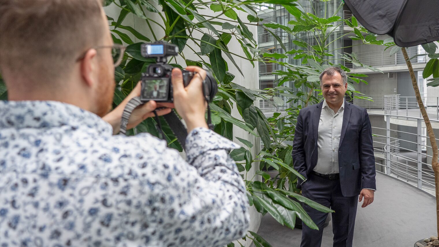 Tag des Handwerks 2023, Imagekampagne, Portraitshooting Dr. Christos Pantazis (MdB), Paul-Löbe-Haus, Fotograf, Handwerkskammer