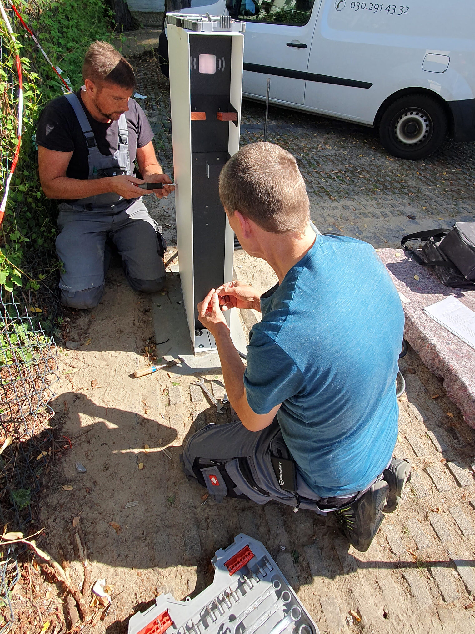 Tag des Handwerks 2023, Imagekampagne, Elektrotechniker, Ladesäule, Handwerksbetrieb, Wartung, E-Anlage, Reparatur, Elektriker