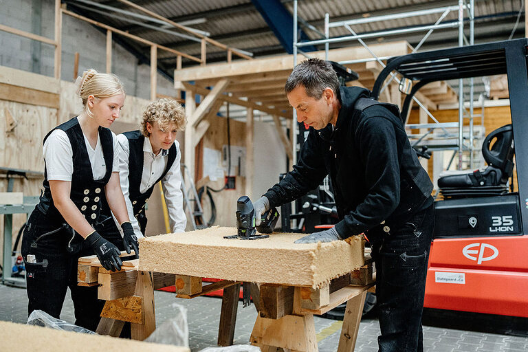 Ausbildung Berlin, Ausbildungsplätze 2023, Berufsbildung, Willkommen im Handwerk, Zimmerer, Lehrstellenbörse, Azubi, Handwerkskammer