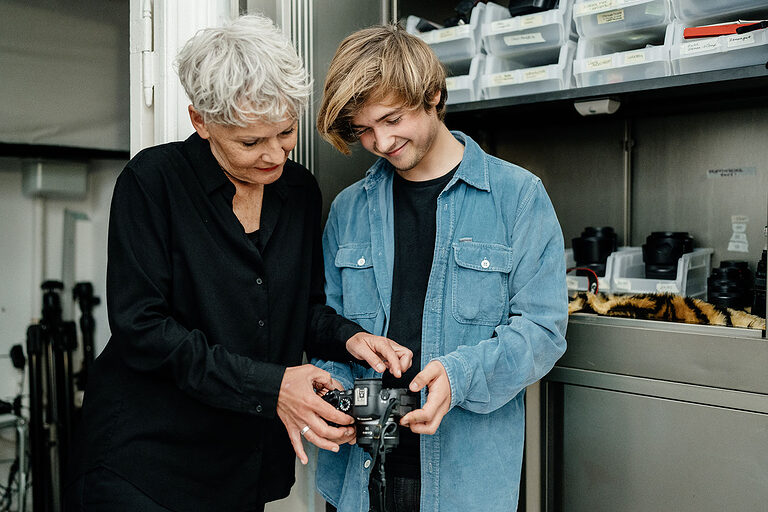 Ausbildung Berlin, Ausbildungsplätze 2023, Berufsbildung, Willkommen im Handwerk, Fotograf, Kamera, Fotoatelier, Auszubildende