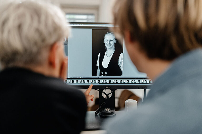 Ausbildung Berlin, Ausbildungsplätze 2023, Berufsbildung, Willkommen im Handwerk, Fotograf, Kamera, Fotoatelier, Auszubildende