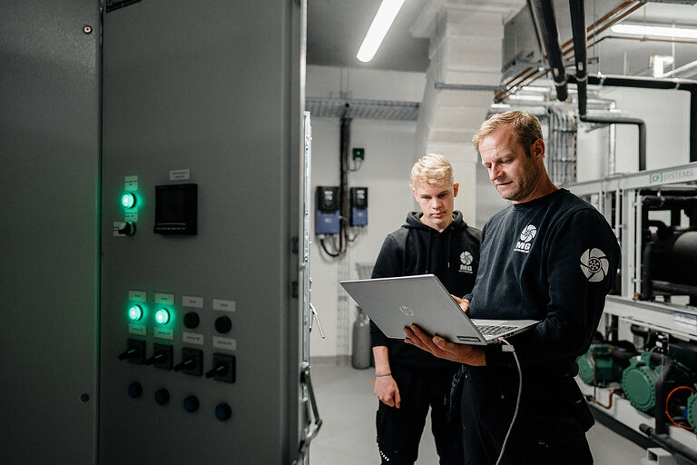 Ausbildung Berlin, Ausbildungsplätze 2023, Beruf, Willkommen im Handwerk, Mechatroniker, Kältetechnik, Klimaanlagen, Azubi