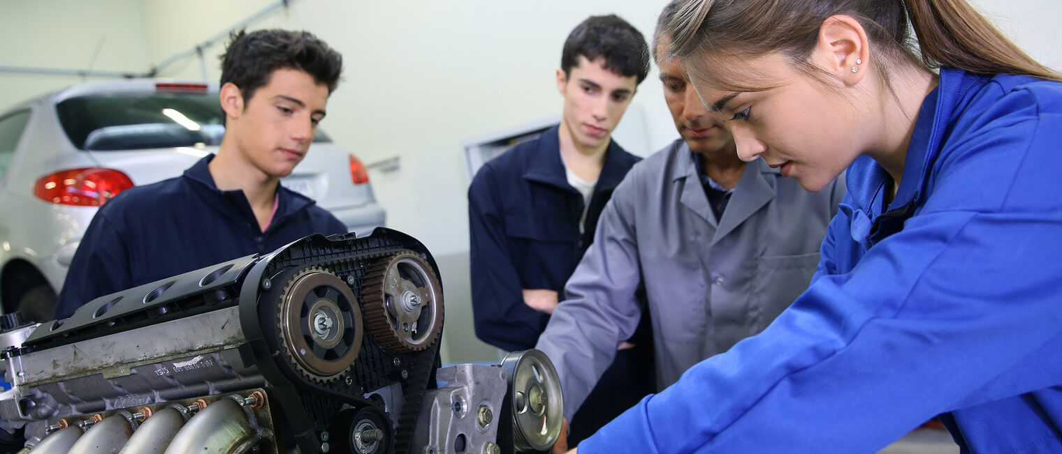  Auto, Mechaniker, Ausbildung, Ausbilder, Motor, Ausrüstung, , Mechaniker, Reparatur, Service, Werkzeug, Ausbildung, Mechanik, 