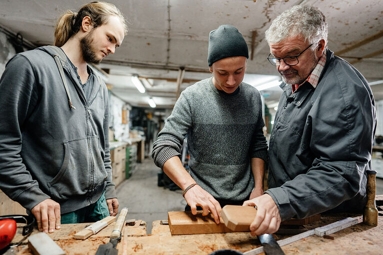 Ausbildung Berlin, Ausbildungsplätze 2023, Beruf, Willkommen im Handwerk, Bootsbauer, Boot, Schiff, Azubi, Holzgewerbe