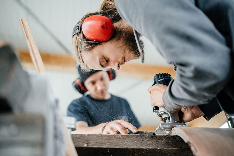 Ausbildung Berlin, Ausbildungsplätze 2023, Beruf, Willkommen im Handwerk, Bootsbauer, Boot, Schiff, Azubi, Holzgewerbe