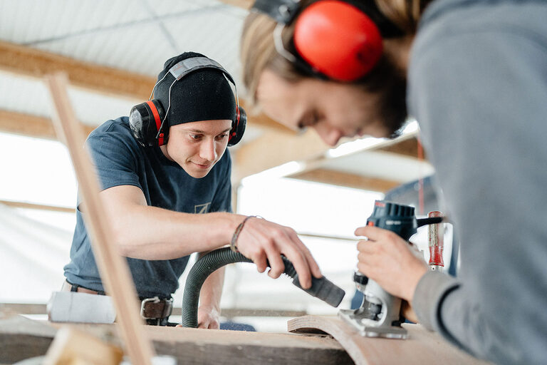 Ausbildung Berlin, Ausbildungsplätze 2023, Beruf, Willkommen im Handwerk, Bootsbauer, Boot, Schiff, Azubi, Holzgewerbe