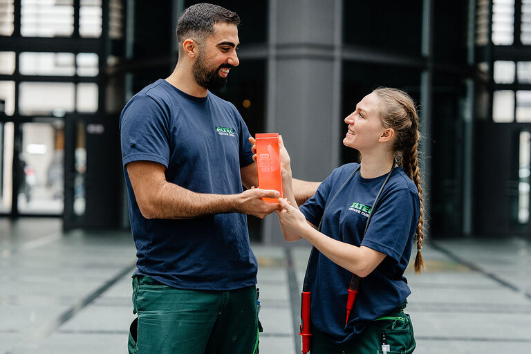 Ausbildung, Ausbildungsplätze 2024, Beruf, Elektroniker, Gebäudetechnik, Azubi, Energieversorgung, Überwachungseinrichtung