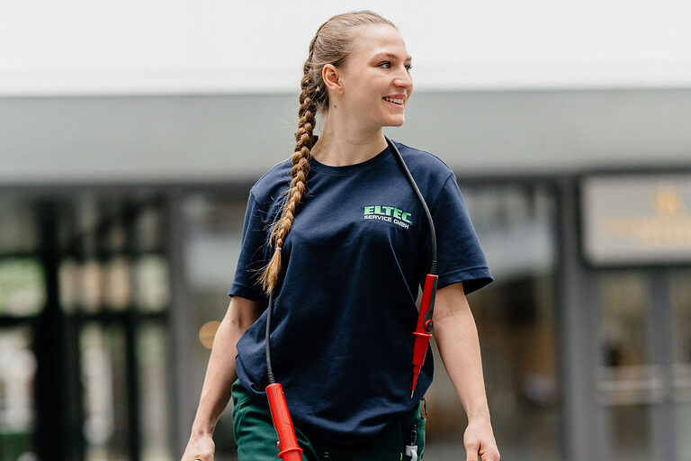 Ausbildung, Ausbildungsplätze 2024, Beruf, Elektroniker, Gebäudetechnik, Azubi, Energieversorgung, Überwachungseinrichtung