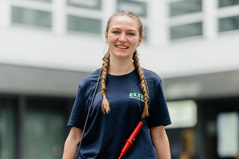 Ausbildung, Ausbildungsplätze 2024, Beruf, Elektroniker, Gebäudetechnik, Azubi, Energieversorgung, Überwachungseinrichtung