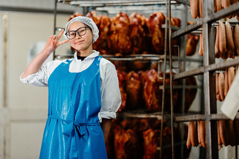 Ausbildung, Ausbildungsplätze 2024, Beruf, Fleischer, Wurstwaren, Azubi, Konservierungsstoffe, Handwerk, Kühlanlage, Fleisch