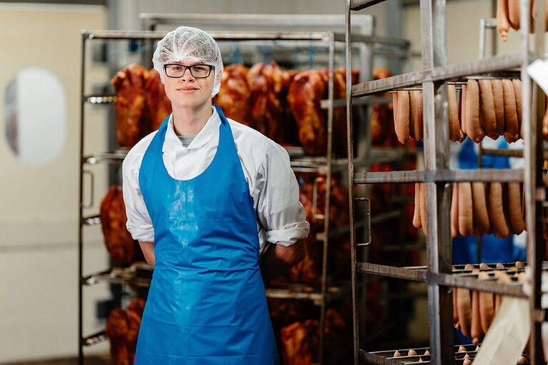 Ausbildung, Ausbildungsplätze 2024, Beruf, Fleischer, Wurstwaren, Azubi, Konservierungsstoffe, Handwerk, Kühlanlage, Fleisch
