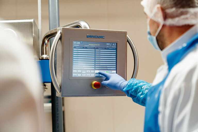 Ausbildung, Ausbildungsplätze 2024, Beruf, Fleischer, Wurstwaren, Azubi, Konservierungsstoffe, Handwerk, Kühlanlage, Fleisch