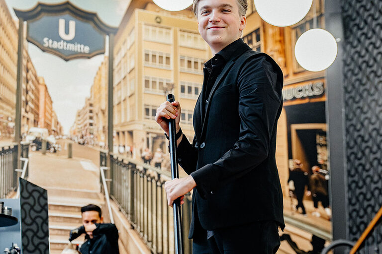 Ausbildung, Ausbildungsplätze 2024, Friseur, Friseurin, Frisur, Azubi, Haarpflege, Friseursalon, Haarschnitt, Auszubildende
