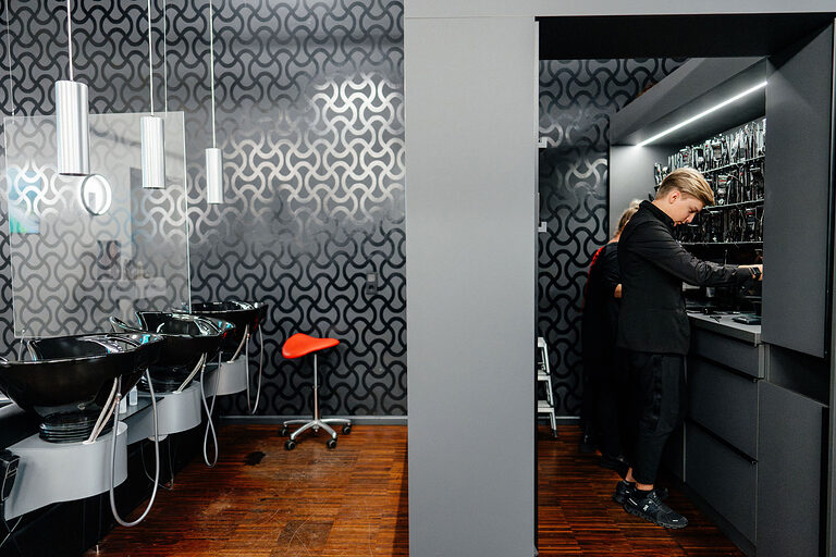 Ausbildung, Ausbildungsplätze 2024, Friseur, Friseurin, Frisur, Azubi, Haarpflege, Friseursalon, Haarschnitt, Auszubildende