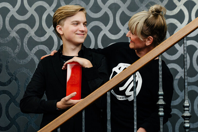 Ausbildung, Ausbildungsplätze 2024, Friseur, Friseurin, Frisur, Azubi, Haarpflege, Friseursalon, Haarschnitt, Auszubildende