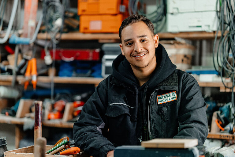 Ausbildung, Ausbildungsplätze 2024, Glaser, Glasbau, Azubi, Fenster, Türen, Schaufenster, Vitrinen Auszubildende