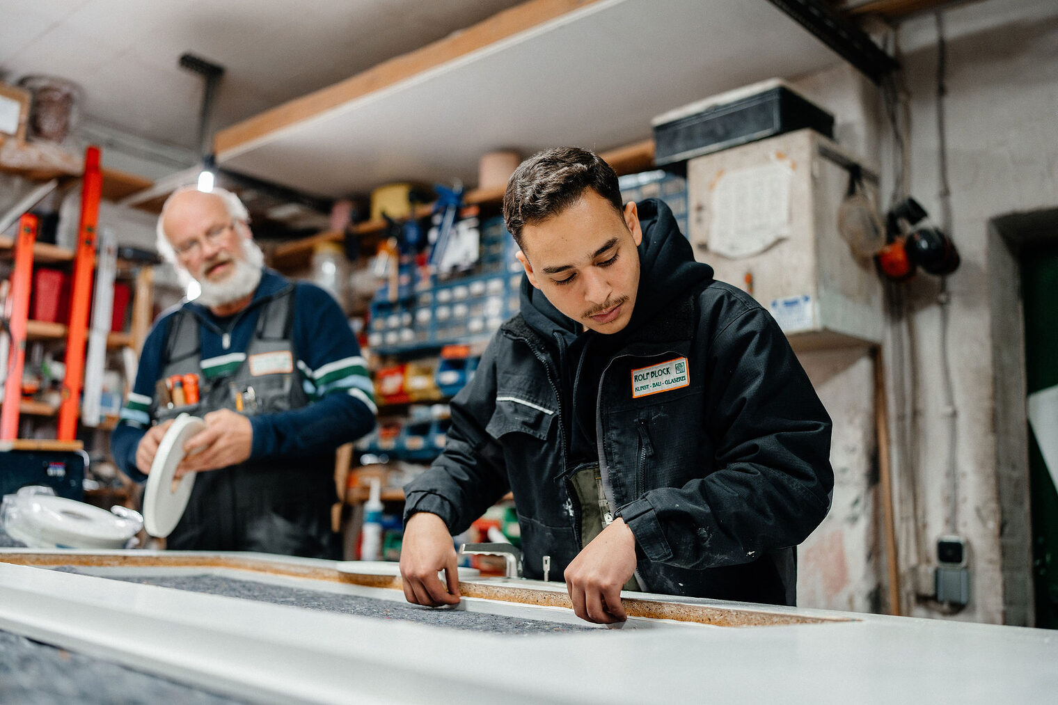 Ausbildung, Ausbildungsplätze 2024, Glaser, Glasbau, Azubi, Fenster, Türen, Schaufenster, Vitrinen Auszubildende