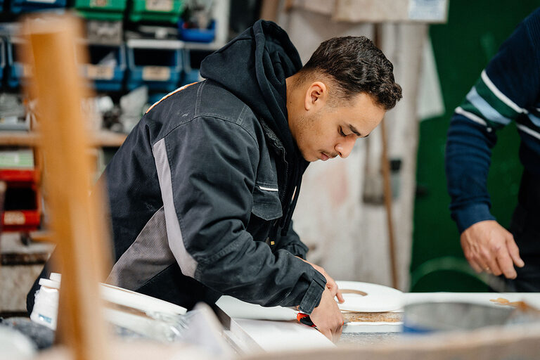 Ausbildung, Ausbildungsplätze 2024, Glaser, Glasbau, Azubi, Fenster, Türen, Schaufenster, Vitrinen Auszubildende