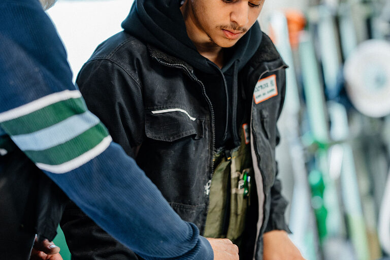 Ausbildung, Ausbildungsplätze 2024, Glaser, Glasbau, Azubi, Fenster, Türen, Schaufenster, Vitrinen Auszubildende