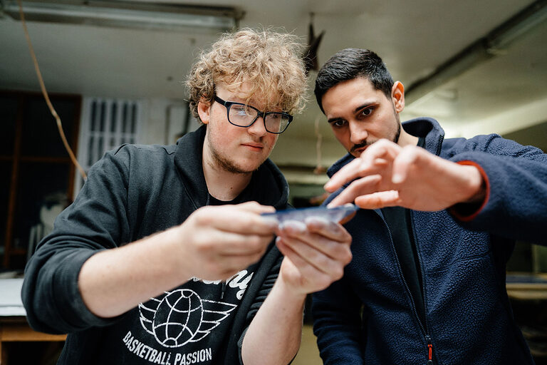 Ausbildung, Ausbildungsplätze 2024, Glaser, Glasbau, Azubi, Fenster, Türen, Schaufenster, Vitrinen Auszubildende