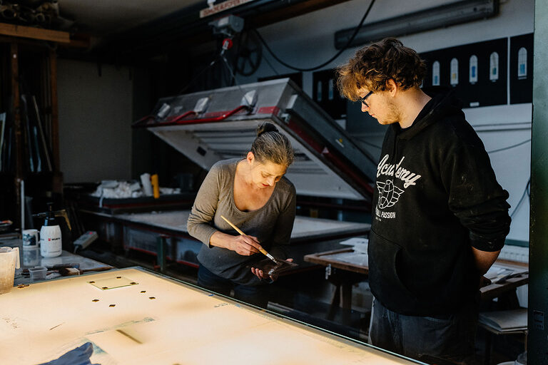 Ausbildung, Ausbildungsplätze 2024, Glaser, Glasbau, Azubi, Fenster, Türen, Schaufenster, Vitrinen Auszubildende