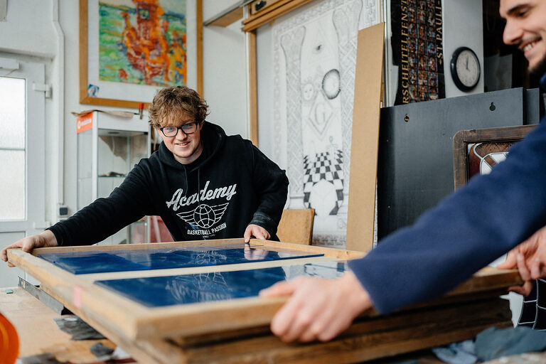 Ausbildung, Ausbildungsplätze 2024, Glaser, Glasbau, Azubi, Fenster, Türen, Schaufenster, Vitrinen Auszubildende