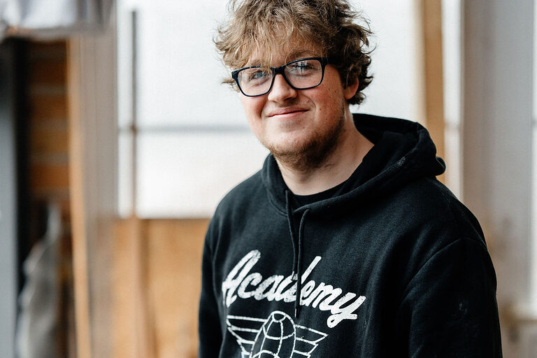 Ausbildung, Ausbildungsplätze 2024, Glaser, Glasbau, Azubi, Fenster, Türen, Schaufenster, Vitrinen Auszubildende