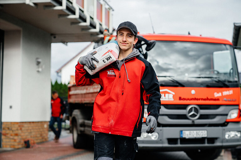 Ausbildung, Ausbildungsplätze 2024, Maurer, Rohbau, Azubi, Baustelle, Beton, Fundament, Gebäude, Bau, Auszubildende, Handwerk