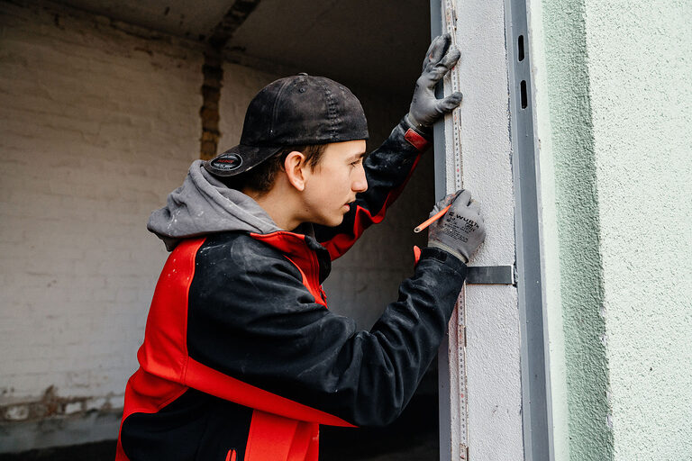 Ausbildung, Ausbildungsplätze 2024, Maurer, Rohbau, Azubi, Baustelle, Beton, Fundament, Gebäude, Bau, Auszubildende, Handwerk