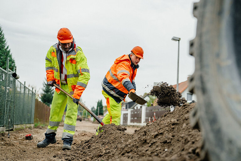 Ausbildung, Ausbildungsplätze 2024, Maurer, Tiefbau, Azubi, Baugrube, Rohrleitung, Straßenbau, Verkehrsweg, Tunnelbau, Bohrung