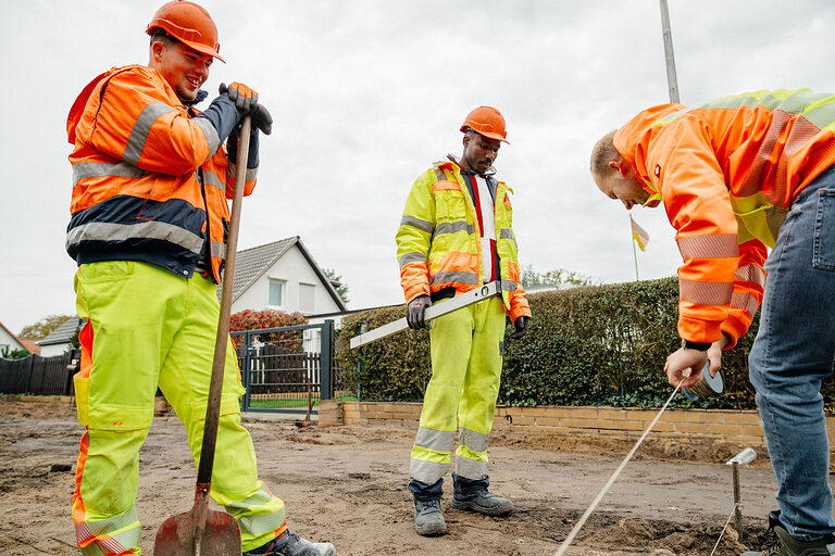 Ausbildung, Ausbildungsplätze 2024, Maurer, Tiefbau, Azubi, Baugrube, Rohrleitung, Straßenbau, Verkehrsweg, Tunnelbau, Bohrung