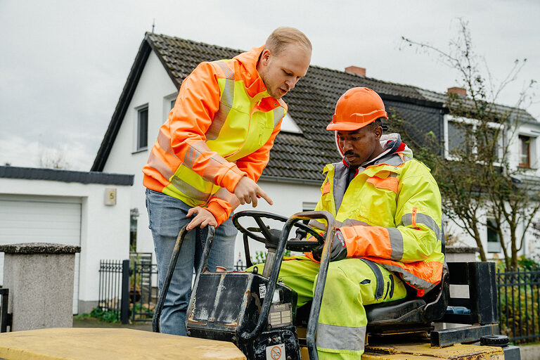 Ausbildung, Ausbildungsplätze 2024, Maurer, Tiefbau, Azubi, Baugrube, Rohrleitung, Straßenbau, Verkehrsweg, Tunnelbau, Bohrung